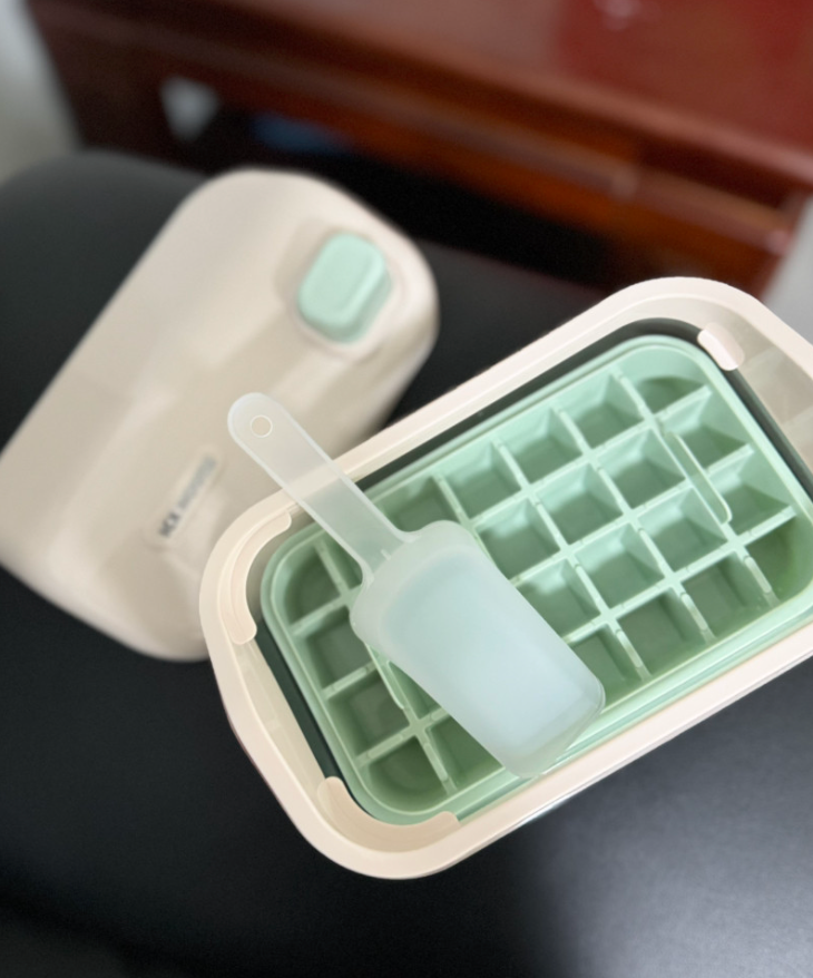 Double-Layer Stackable Ice Cube Tray